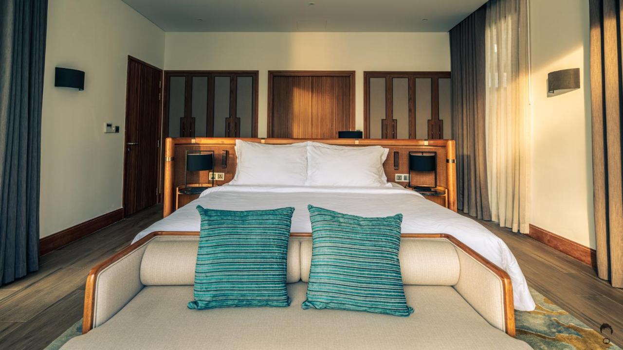 Moevenpick Villas & Residences Phu Quoc Dış mekan fotoğraf A bedroom at the hotel