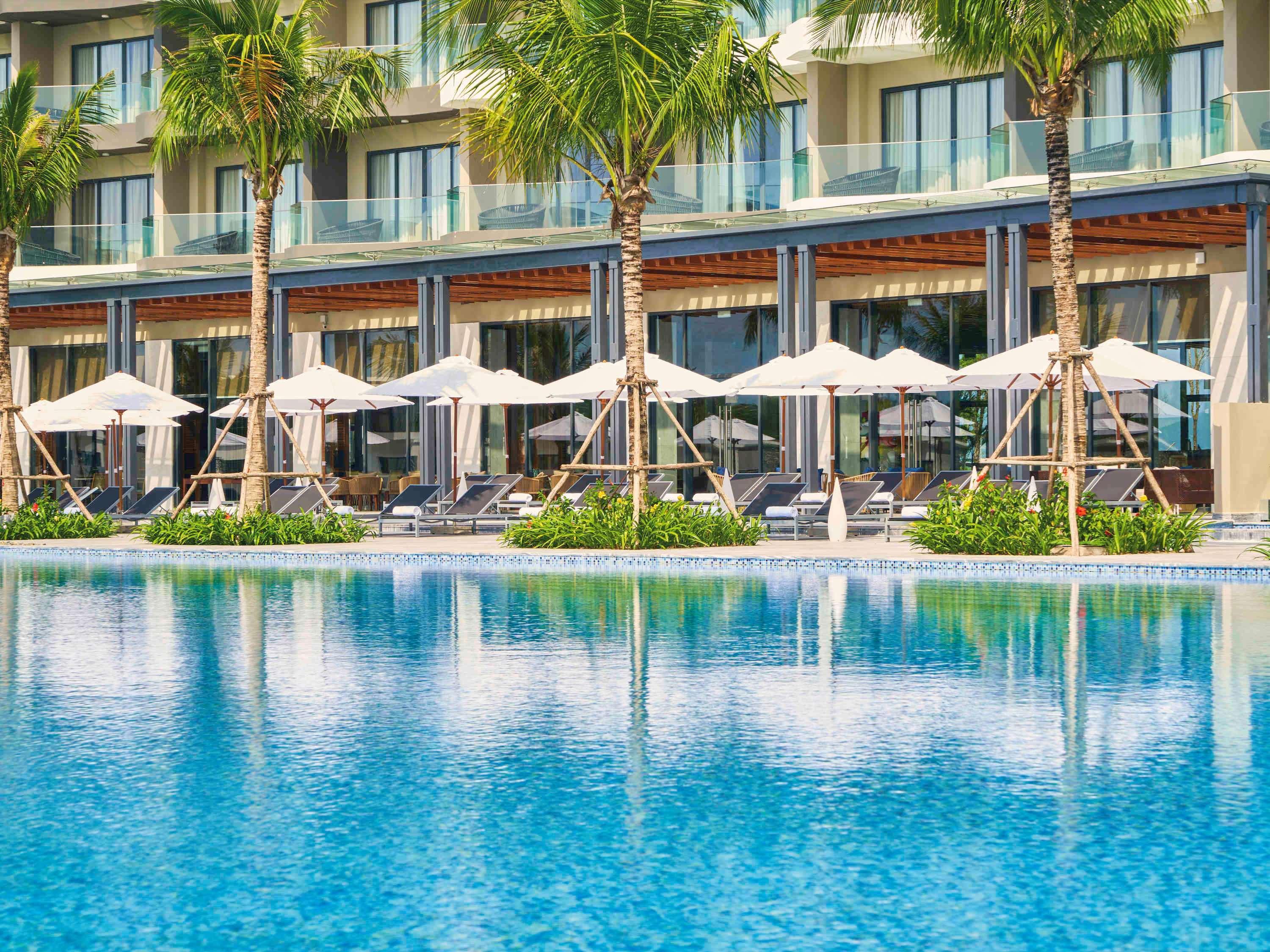 Moevenpick Villas & Residences Phu Quoc Dış mekan fotoğraf The pool at the hotel