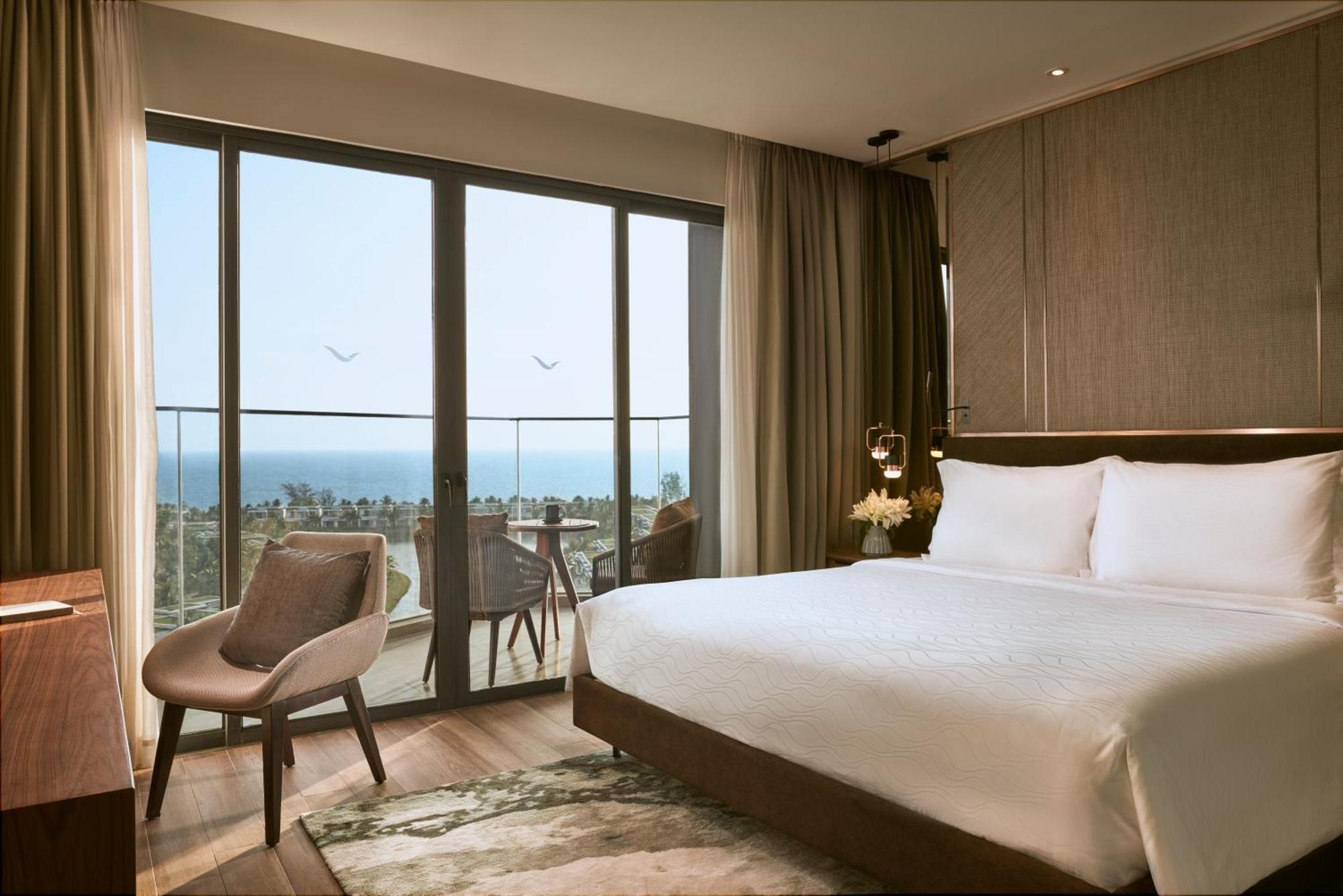 Moevenpick Villas & Residences Phu Quoc Dış mekan fotoğraf A bedroom at the hotel