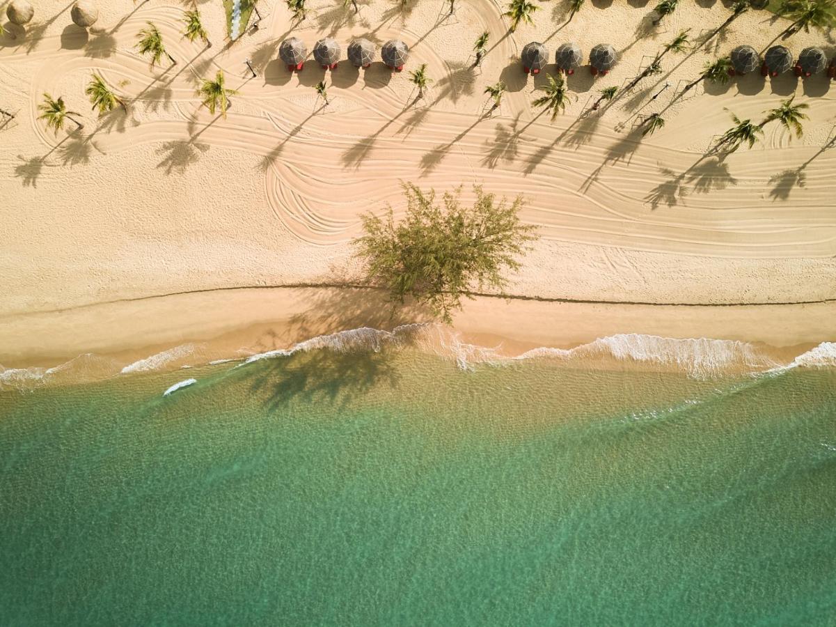 Moevenpick Villas & Residences Phu Quoc Dış mekan fotoğraf Aerial view of the beach